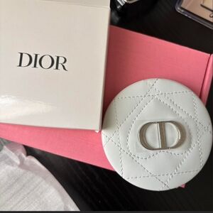Christian Dior. Iconic White Quilted Compact Mirror with Silvertone Monogram.NIB
